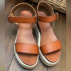 Women's Tan Sandals